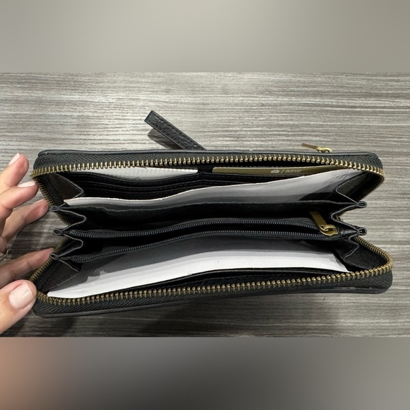 FOSSIL Logan RFID Zip-Around Leather Wristlet Wallet Black Cow Hide Leather NWT - Picture 9 of 11